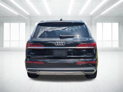 2023 Audi Q7 55 Premium Plus