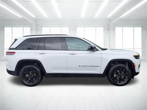 2024 Jeep Grand Cherokee Laredo
