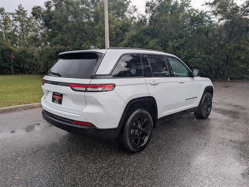 2024 Jeep Grand Cherokee Laredo