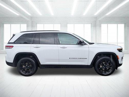 2024 Jeep Grand Cherokee Laredo