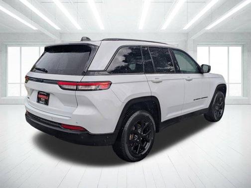 2024 Jeep Grand Cherokee Laredo