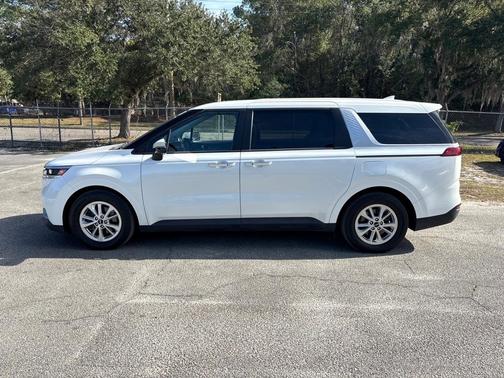 2022 Kia Carnival LXS