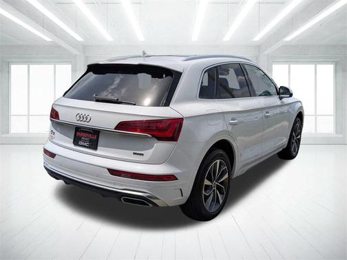 2024 Audi Q5 45 S line quattro Premium