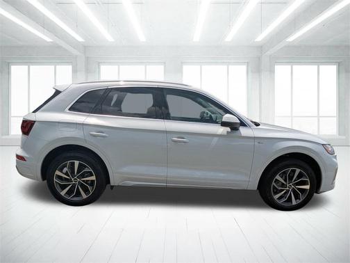 2024 Audi Q5 45 S line quattro Premium
