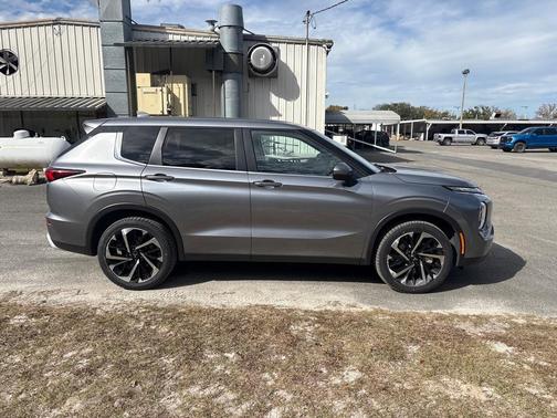 2024 Mitsubishi Outlander SE Black Edition