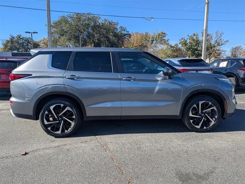 2024 Mitsubishi Outlander SE Black Edition