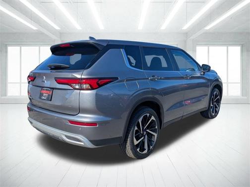 2024 Mitsubishi Outlander SE Black Edition