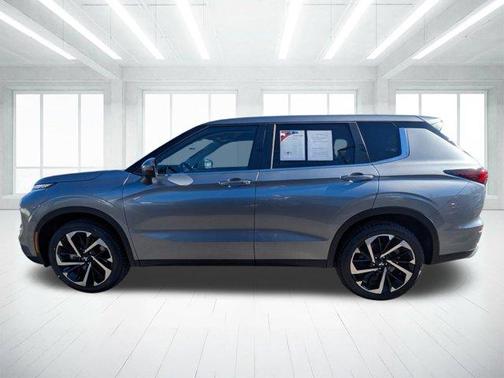 2024 Mitsubishi Outlander SE Black Edition