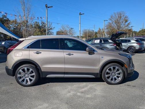 2023 Cadillac XT4 Premium Luxury