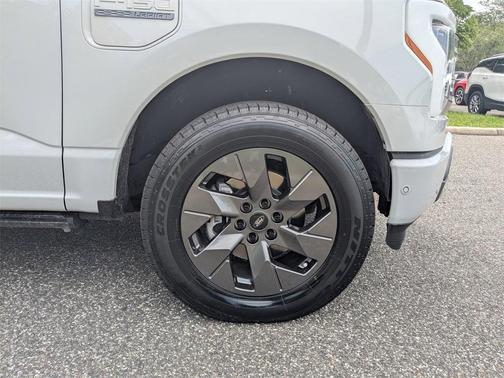 2023 Ford F-150 Lightning LARIAT