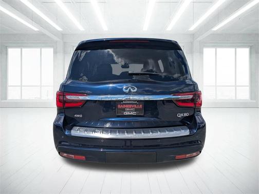 2022 INFINITI QX80 Luxe
