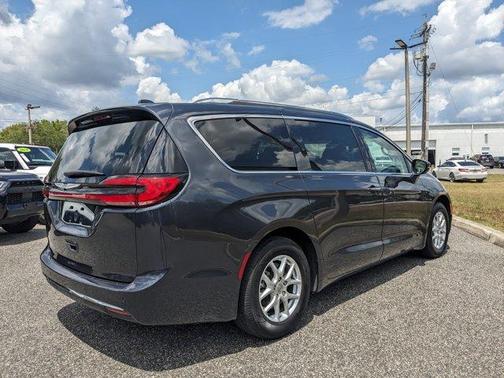 2021 Chrysler Pacifica Touring-L