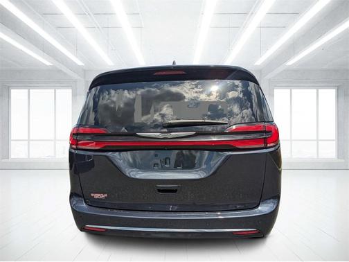 2021 Chrysler Pacifica Touring-L