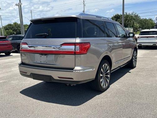 2019 Lincoln Navigator Select