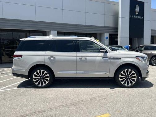 2024 Lincoln Navigator Reserve