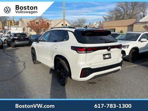 2026 Volkswagen Tiguan 2.0T SE R-Line Black