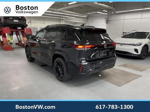 2025 Volkswagen Tiguan 2.0T SE R-Line Black