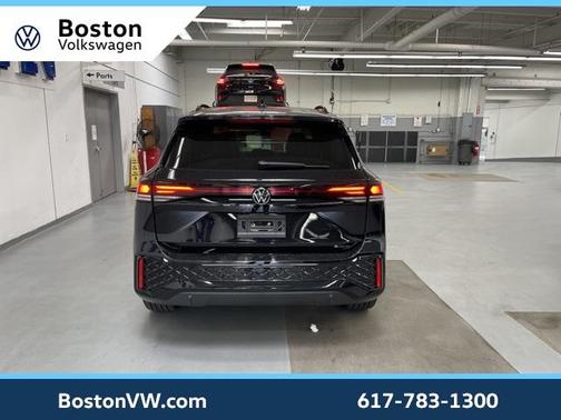 2025 Volkswagen Tiguan 2.0T SE R-Line Black
