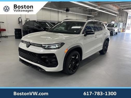 2025 Volkswagen Tiguan 2.0T SE R-Line Black
