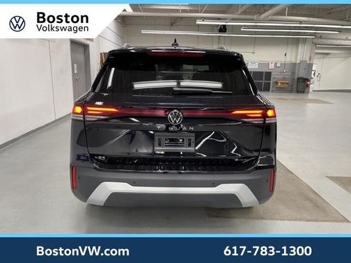 2025 Volkswagen Tiguan 2.0T SE