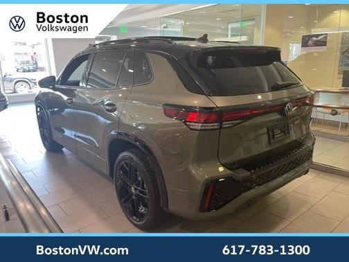2025 Volkswagen Tiguan 2.0T SE R-Line Black