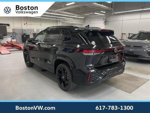 2025 Volkswagen Tiguan 2.0T SE R-Line Black