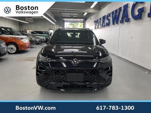 2025 Volkswagen Tiguan 2.0T SE R-Line Black