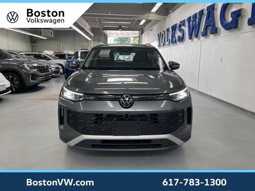 2025 Volkswagen Tiguan 2.0T SE