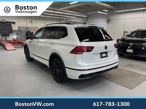 2022 Volkswagen Tiguan 2.0T SE R-Line Black