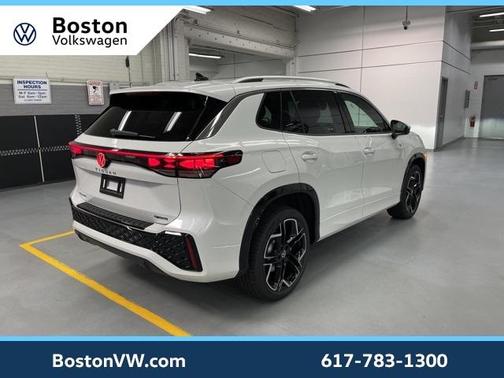 2026 Volkswagen Tiguan 2.0T SEL R-Line