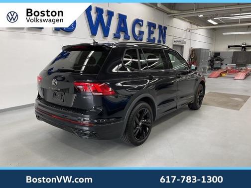 2024 Volkswagen Tiguan 2.0T SE R-Line Black