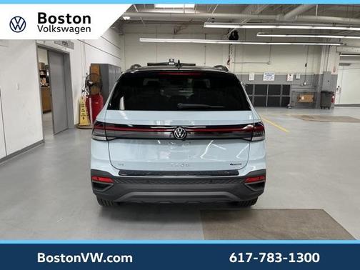 2025 Volkswagen Taos 1.5T SE Black