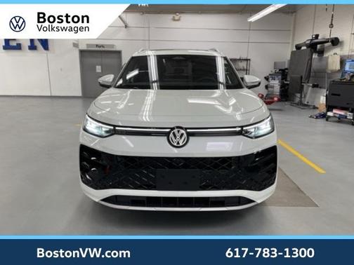 2026 Volkswagen Tiguan 2.0T SEL R-Line