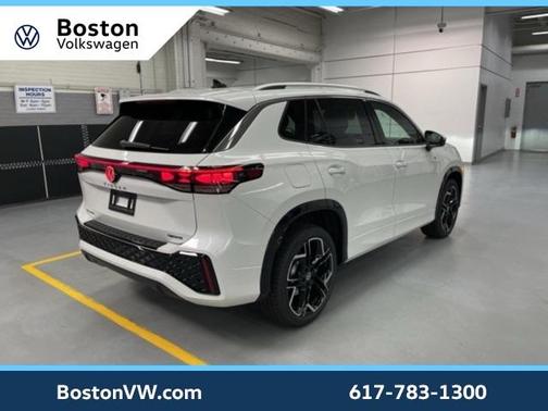 2026 Volkswagen Tiguan 2.0T SEL R-Line