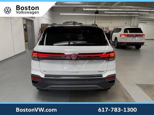 2025 Volkswagen Taos 1.5T SE Black