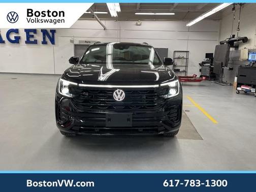 2025 Volkswagen Atlas Cross Sport 2.0T SEL R-Line Black