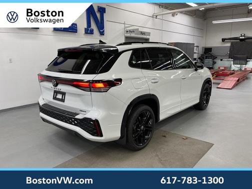 2025 Volkswagen Tiguan 2.0T SE R-Line Black