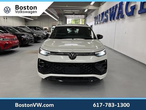 2025 Volkswagen Tiguan 2.0T SE R-Line Black