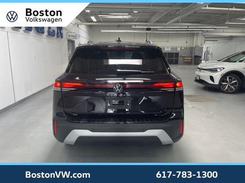2025 Volkswagen Tiguan 2.0T SE