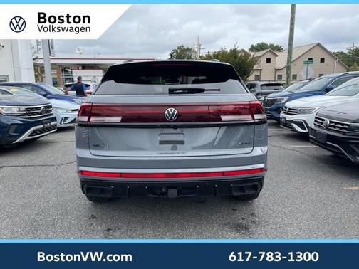 2025 Volkswagen Atlas Cross Sport 2.0T SEL R-Line Black