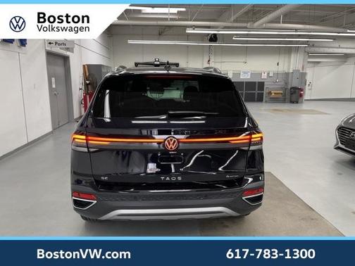 2025 Volkswagen Taos 1.5T SE