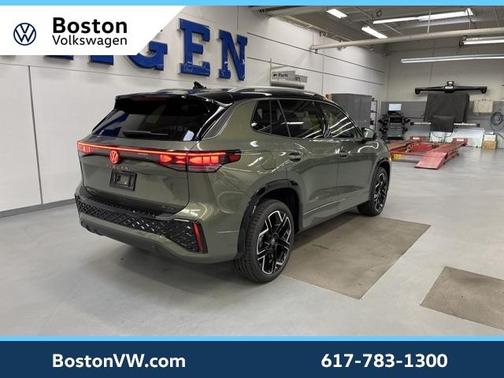 2026 Volkswagen Tiguan 2.0T SEL R-Line