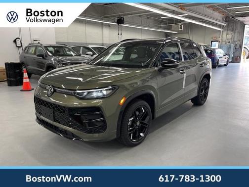 2025 Volkswagen Tiguan 2.0T SE R-Line Black