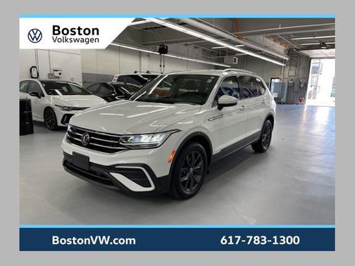 Pure White 2022 Volkswagen Tiguan 2.0T SE
