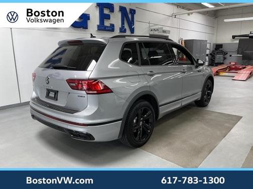2024 Volkswagen Tiguan 2.0T SE R-Line Black