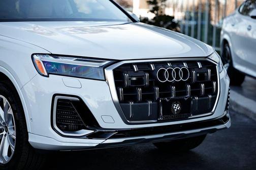 2025 Audi Q7 55 Premium Plus