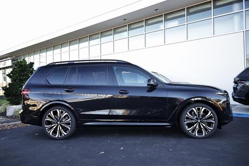2026 BMW X7 M60i