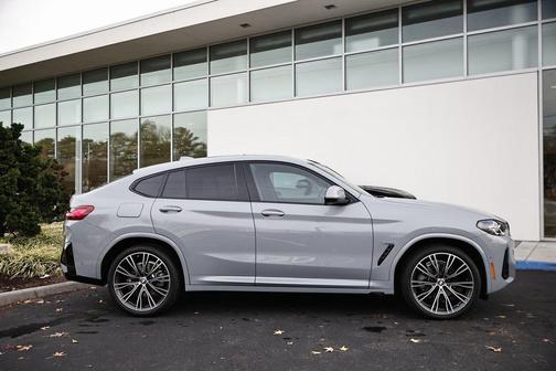 2025 BMW X4 xDrive30i
