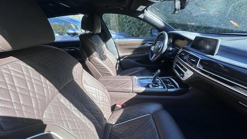 2022 BMW 750 i xDrive