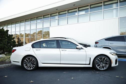 2022 BMW 750 i xDrive